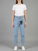 alys : le jean Évasé taille haute rétro chic