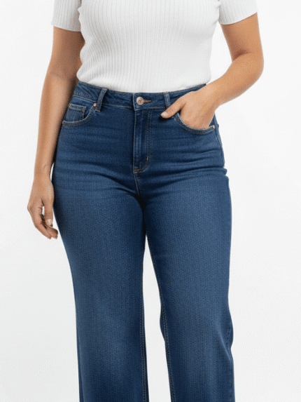 Wide-Leg Jeans