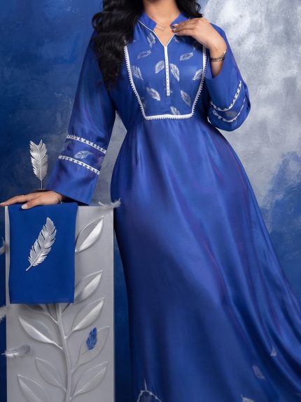 Gandoura Moderne Femme Bleu Roi avec Broderies Beldi Gandoura moderne femme bleu roi style beldi avec plastron brode blanc Orkidia Fashion Nador