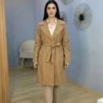 l'intemporel marron : trench coat d'exception