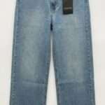 Pantalon Jean Bleu Clair – Coupe Droite et Style Décontracté
