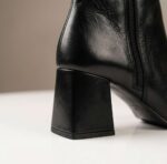 Bottines en Cuir Noir – Élégance Classique et Talon Carré