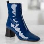 Bottines en Cuir Verni Bleu – Style Audacieux et Brillance Chic