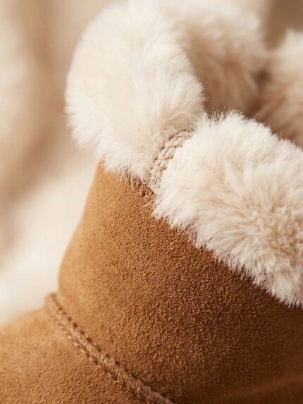 Bottines en Daim Taupe – Élégance Féminine et Effet Plissé