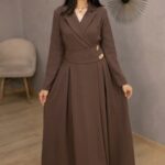 Robe Longue Marron – Élégance Modest Fashion et Détails Dorés