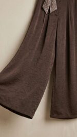 Pantalon Fluide Marron – Coupe Palazzo Texturée et Ceinture Foulard