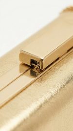 Pochette de Soirée Dorée – Éclat Métallique et Style Prestige