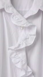 Chemise Blanche à Volants – L'Élégance Romantique et Intemporelle