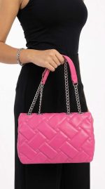 Sac Matelassé Rose Fuchsia – Un Style Couture et Audacieux
