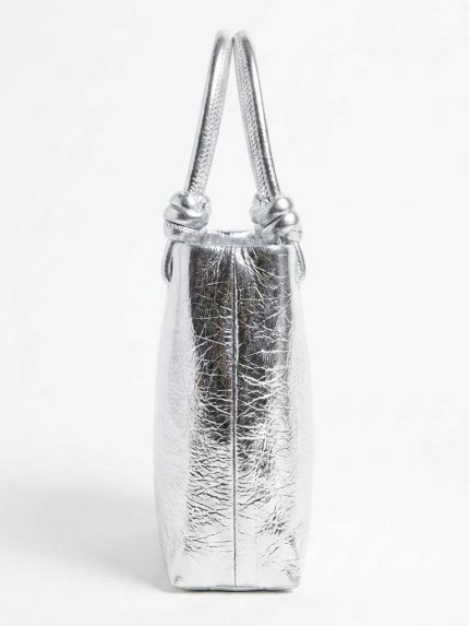 Sac à main argenté métalisé : découvrez ce mini sac chic à l'effet craquelé pour vos soirées. L'accessoire glamour par excellence, livraison disponible à Nador et au Maroc !