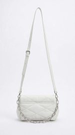 Sac Bandoulière Matelassé Blanc – Pureté, Confort et Style Puffy
