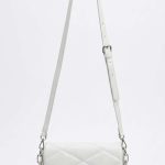 Sac Bandoulière Matelassé Blanc – Pureté, Confort et Style Puffy