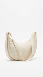 Sac Bandoulière Demi-Lune – Style Minimaliste et Confort Quotidien