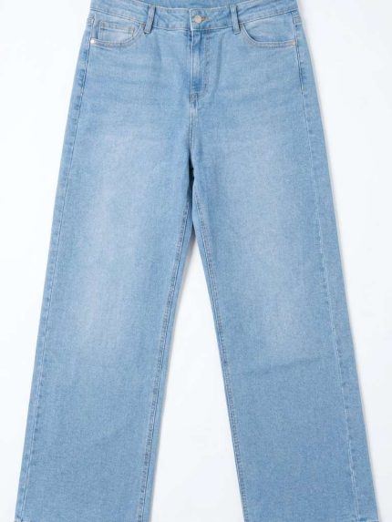 Jean Large Bleu Ciel – Coupe Droite et Confort Quotidien