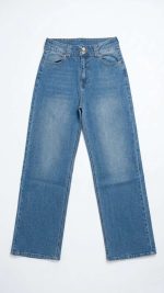 Jean Droit Bleu à Double Bouton – Coupe Sculptante et Style Intemporel