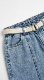 Jean Large Bleu Clair avec Ceinture – Couture Centrale et Confort Absolu