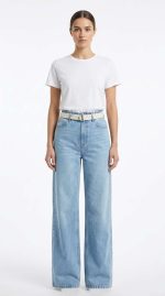 Jean Large Bleu Clair avec Ceinture – Couture Centrale et Confort Absolu