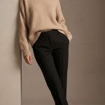 Pantalon Noir à Fines Rayures – L'Élégance Tailleur et Silhouette Allongée