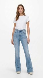 Jean Flare Bleu Clair – Coupe Évasée et Délavage Lumineux