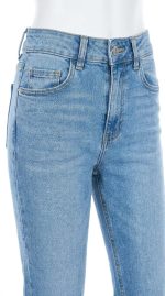 Jean Flare Bleu Clair – Coupe Évasée et Délavage Lumineux