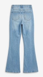 Jean Flare Bleu Clair – Coupe Évasée et Délavage Lumineux