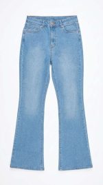 Jean Droit Bleu Clair – Coupe Straight et Basique Intemporel
