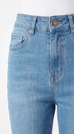 Jean Droit Bleu Clair – Coupe Straight et Basique Intemporel