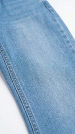 Jean Droit Bleu Clair – Coupe Straight et Basique Intemporel