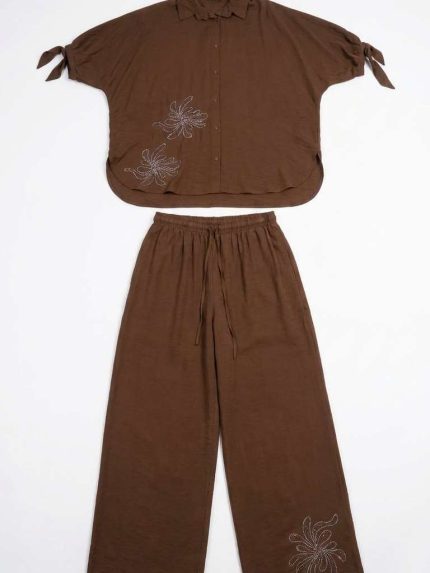Ensemble Marron Deux Pièces – Charme Artisanal et Confort Estival