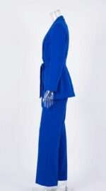 Ensemble Tailleur Bleu Roi Deux Pièces – Élégance Audacieuse et Allure Structurée