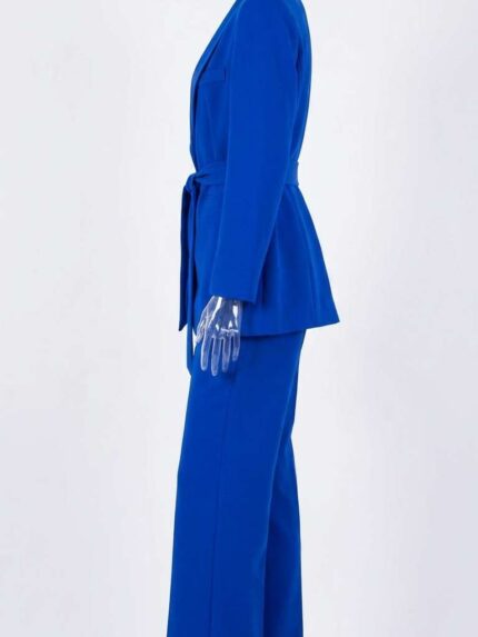 Ensemble Tailleur Bleu Roi Deux Pièces – Élégance Audacieuse et Allure Structurée