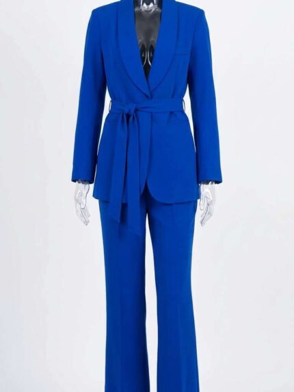 Ensemble Tailleur Bleu Roi Deux Pièces – Élégance Audacieuse et Allure Structurée