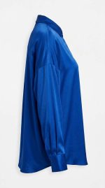 Chemise Satinée Bleu Roi – Élégance Fluide et Couleur Vibrante