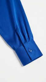 Chemise Satinée Bleu Roi – Élégance Fluide et Couleur Vibrante