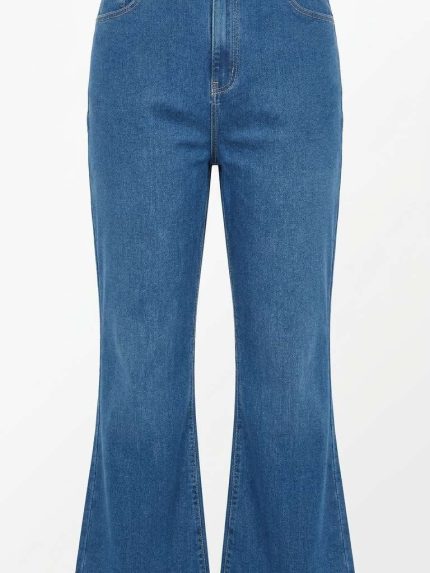 Jean Flare Bleu – Coupe Évasée et Allure Rétro-Chic