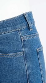 Jean Flare Bleu – Coupe Évasée et Allure Rétro-Chic