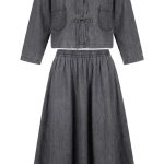 Ensemble Jupe Denim Gris Deux Pièces – Élégance Décontractée et Esprit Bohème