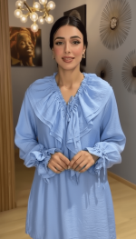 Ensemble Bleu Ciel Deux Pièces – Charme Romantique et Détails Volantés