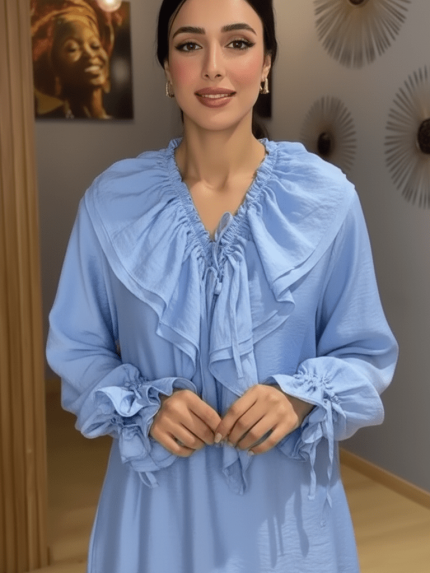 Ensemble Bleu Ciel Deux Pièces – Charme Romantique et Détails Volantés