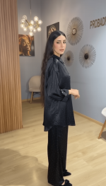 Ensemble Noir Brillant Deux Pièces – Luxe Satiné et Élégance du Soir