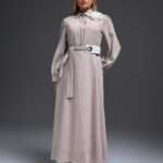 robe longue chemisier beige avec détail floral