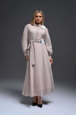 robe longue chemisier beige avec détail floral
