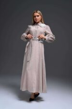 robe longue chemisier beige avec détail floral