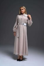 robe longue chemisier beige avec détail floral