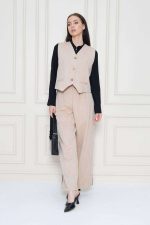 Élégance Intemporelle : Ensemble Tailleur Beige
