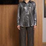 Ensemble Co-ord Métallisé Gris Argenté à Perles – Chemise & Pantalon