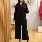 Ensemble Noir Chic Style Cargo – Longue Chemise à Poches et Pantalon Large