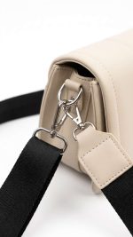 Sac Bandoulière Écru – Style Minimaliste et Sangle Large