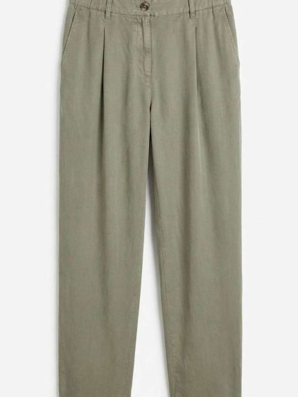 Pantalon kaki décontracté à taille élastique avec pinces pour femme, vue de face sur fond clair.