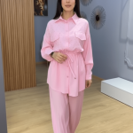 Ensemble Rose Deux Pièces – Élégance Scintillante et Charme Féminin